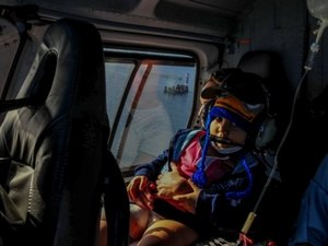 Criança em estado terminal realiza sonho de voar e ver o mar em Maceió