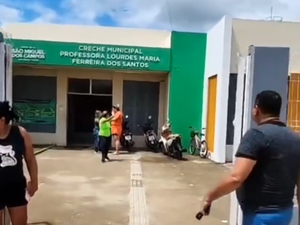 [Vídeo] Homem armado invade escola em São Miguel dos Campos