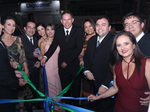 Médicos arapiraquenses inauguram policlínica com consultas e exames a preços acessíveis