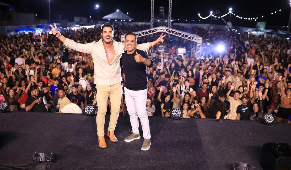 Mais de 30 mil pessoas prestigiam evento que comemorou os 65 anos de emancipação de São Sebastião