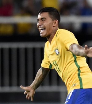 Em tributo à Chape, Brasil vence Colômbia e volta a liderar ranking da Fifa
