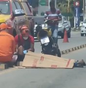 [Vídeo] Acidente entre carro e moto deixa feridos na Av. Menino Marcelo