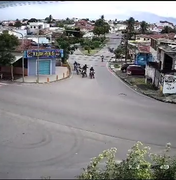 Vídeo mostra motociclista sendo executado no semáforo em Palmeira dos Índios