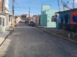 Moradores de Matriz de Camaragibe sofrem com falta d’água