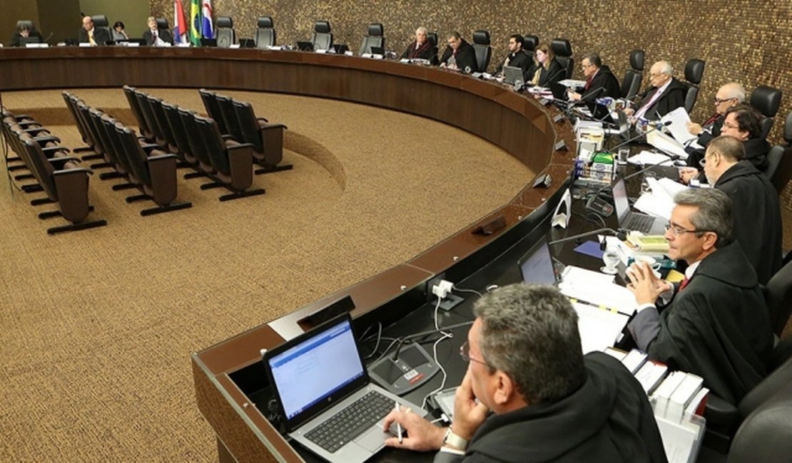 Pedido de vista adia julgamento de Toledo à vaga no TCE