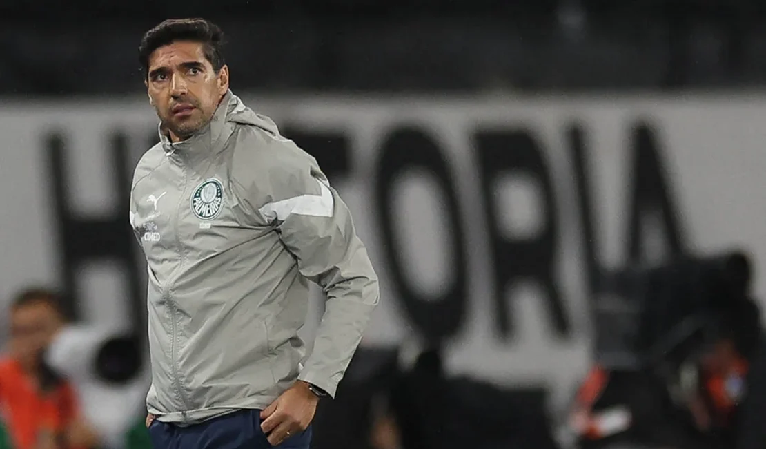 Palmeiras: Abel joga responsabilidade do título brasileiro para o Flamengo