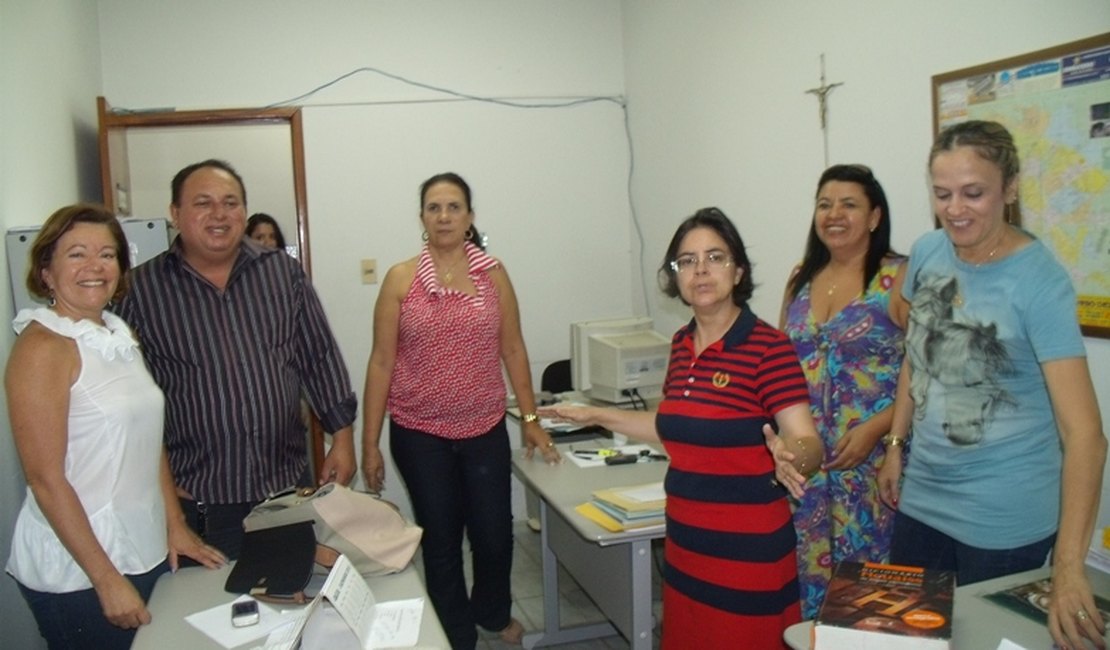 Gilvânia Barros e nova mesa diretora inspecionam Câmara Municipal 