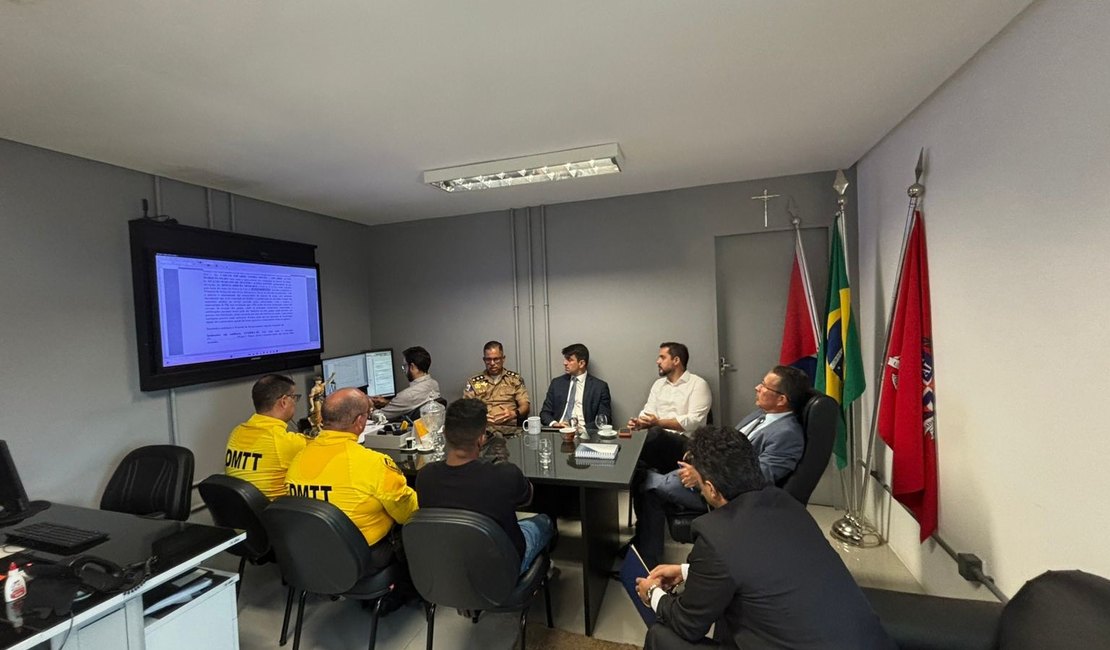 Ministério Público aponta irregularidades em aluguel de jet skis na orla de Maceió