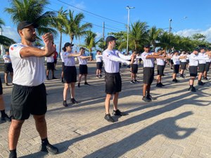 Futuros delegados da Polícia Civil iniciam preparação física com corrida na orla