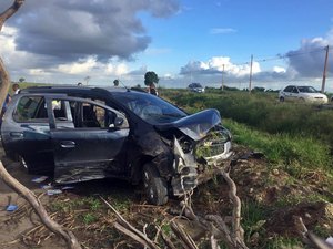 Grave acidente deixa três feridos na AL-220 em Campo Alegre