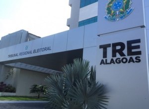 Após decisão do TSE, urnas permanecem lacradas e seguem para Arapiraca nesta sexta-feira