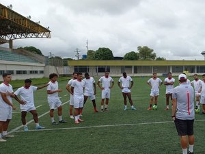 Equipe do Rio Branco treina em Maceió para enfrentar o ASA no domingo (14), em Arapiraca