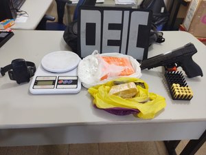 Deic prende homem por tráfico, posse irregular de arma e receptação