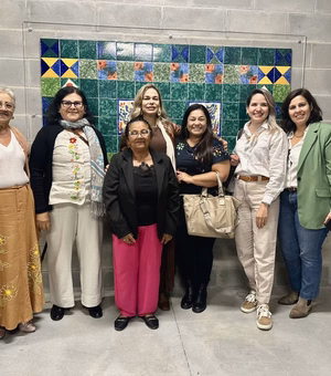 Na Europa: Artesã representa Penedo em evento internacional de bordado
