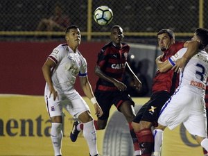 Paraná vence Vitória, Cruzeiro supera Tricolor e Léo Gamalho marca em Goiás