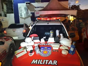 Homem é preso com 11kg de cocaína dentro de casa na Serraria