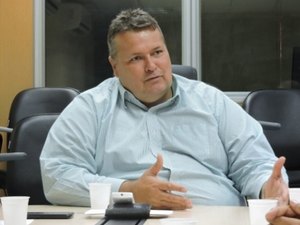 Segurança Pública apresenta suspeitos de matar professor da Ufal e sargento da PM