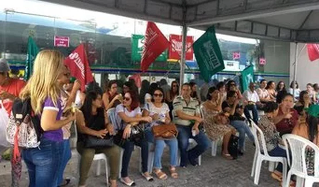 Servidores terminam greve e Prefeitura de Maceió garante reajuste