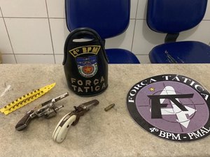 Armas de fogo são apreendidas dentro da mata no bairro do Clima Bom