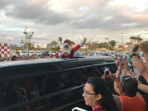 Chegada do Papai Noel abre programação de Natal em Arapiraca 