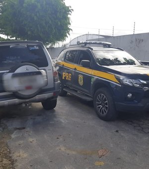 PRF prende homem e recupera carro roubado na BR-316