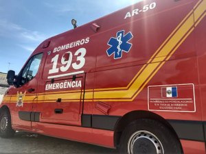 Homem sofre queda de moto em Peroba; bombeiros vão ao local para prestar atendimento à vítima