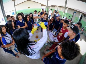 FPI orienta pequenos produtores e estudantes sobre manejo e uso de agrotóxicos