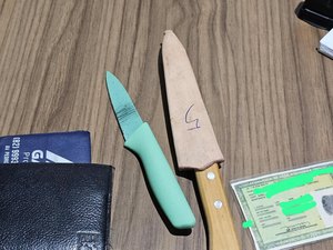 Homem é preso com facas após ameaçar ex-companheira em Arapiraca
