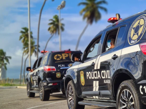 Polícia Civil recupera celular furtado em shopping e enterrado na areia da praia