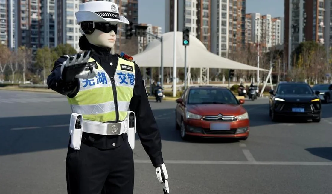 Entenda como a China usa robôs com IA para controlar trânsito