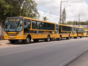 Prefeitura de Rio Largo entrega nova frota de ônibus à Educação municipal