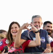 Ao lado de Arthur Lira, Ceci percorre o Vergel em carreata