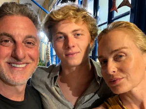 Luciano Huck e Angélica celebram aprovação do filho no vestibular: “Valeu todo seu esforço”