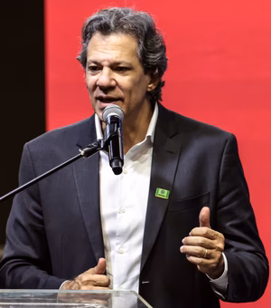 Haddad acreditava que taxa das blusinhas era boa para proteger varejista nacional, diz Lula
