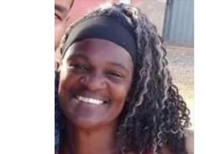 Homem mata irmã com tiro e golpes de facão na frente do pai