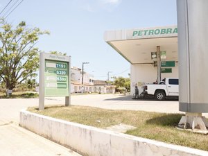 Litro da gasolina comum custa R$ 7,19 em Porto de Pedras