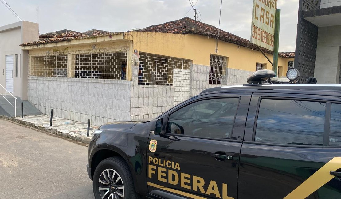 [Vídeo] PF faz operação contra estelionato em agências da Caixa em Alagoas e bloqueia meio milhão
