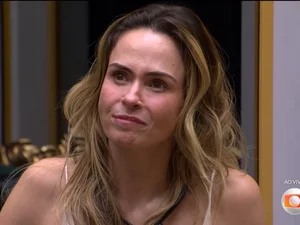 Ana Paula Renault faz denúncia contra casa noturna: “Insustentável”