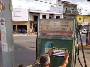 Comerciantes recebem alerta para manter postos de combustíveis regulares