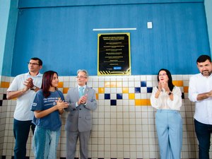 Governo de Alagoas entrega mais um ginásio poliesportivo em escola estadual de Maceió