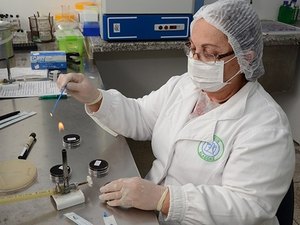 Lacen realiza mais de seis mil exames por mês e é referência na análise de alimentos