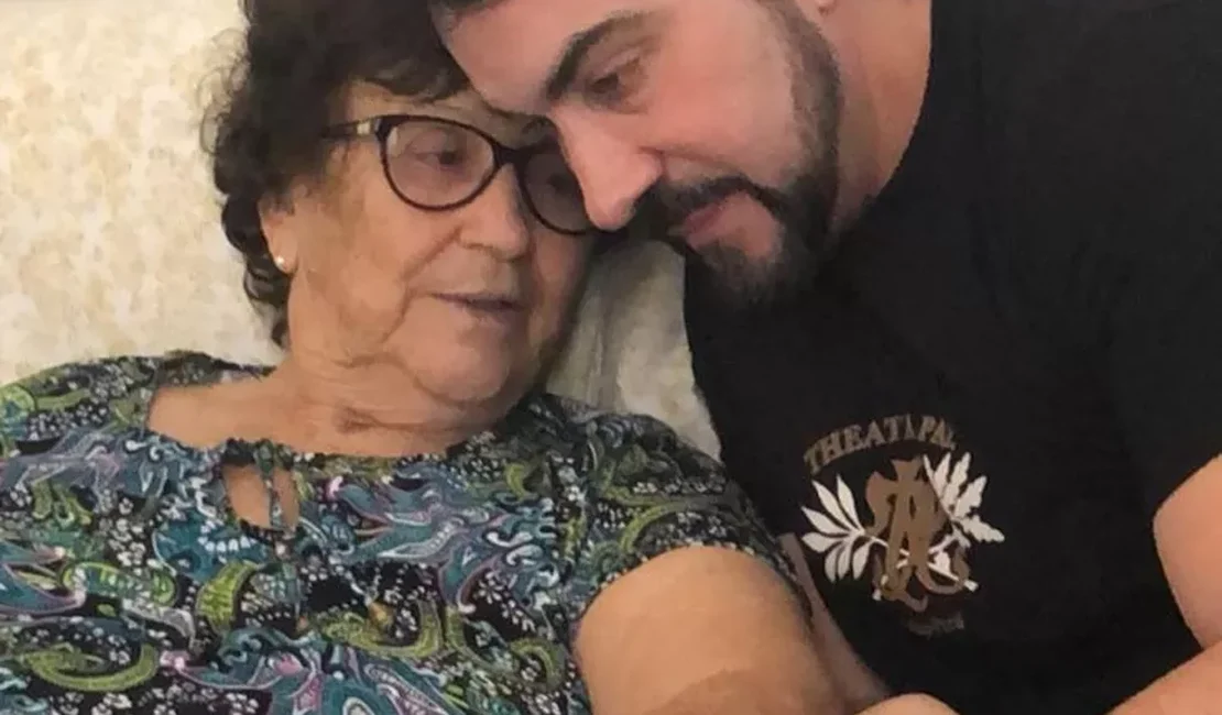Mãe do Padre Fábio de Melo, Ana Maria de Melo morre de Covid-19 aos 83 anos