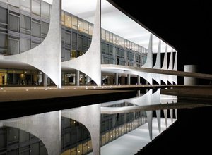 Governo estuda reduzir tarifas para bens de tecnologia da informação