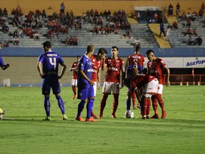 CSA vence Vila Nova por 1x0 e se mantém na segunda posição