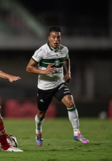 CRB perde para o Coritiba e amarga quarta derrota seguida na Série B