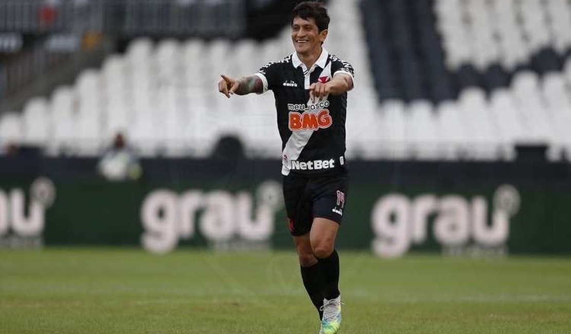 Vasco vence o Macaé com três de Germán Cano