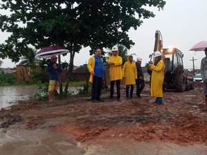 Prefeitura de Arapiraca abre mais galerias para escoamento da água da chuva