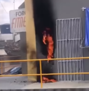 Fogo atinge caixa de energia de academia no bairro Cacimbas, em Arapiraca