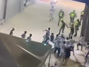 Torcedor é preso por desacato e agressão a policiais durante confusão no Rei Pelé