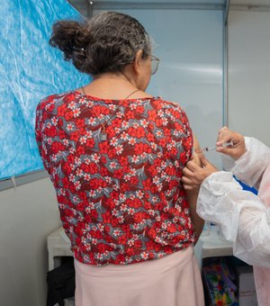 Maceió suspende vacinação com doses da Pfizer para adolescentes e adultos